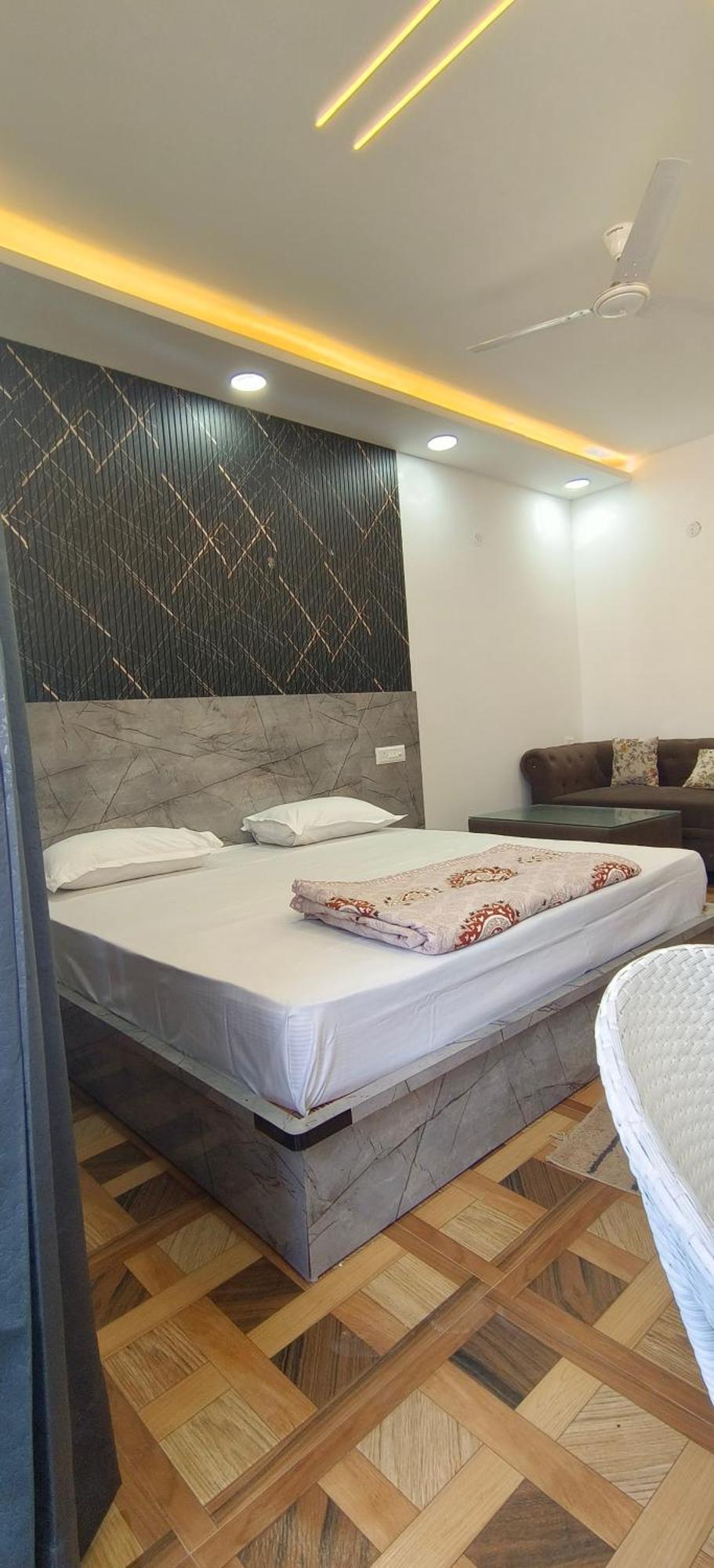 Aarohi Studio Hotels กาเซียบัด ภายนอก รูปภาพ