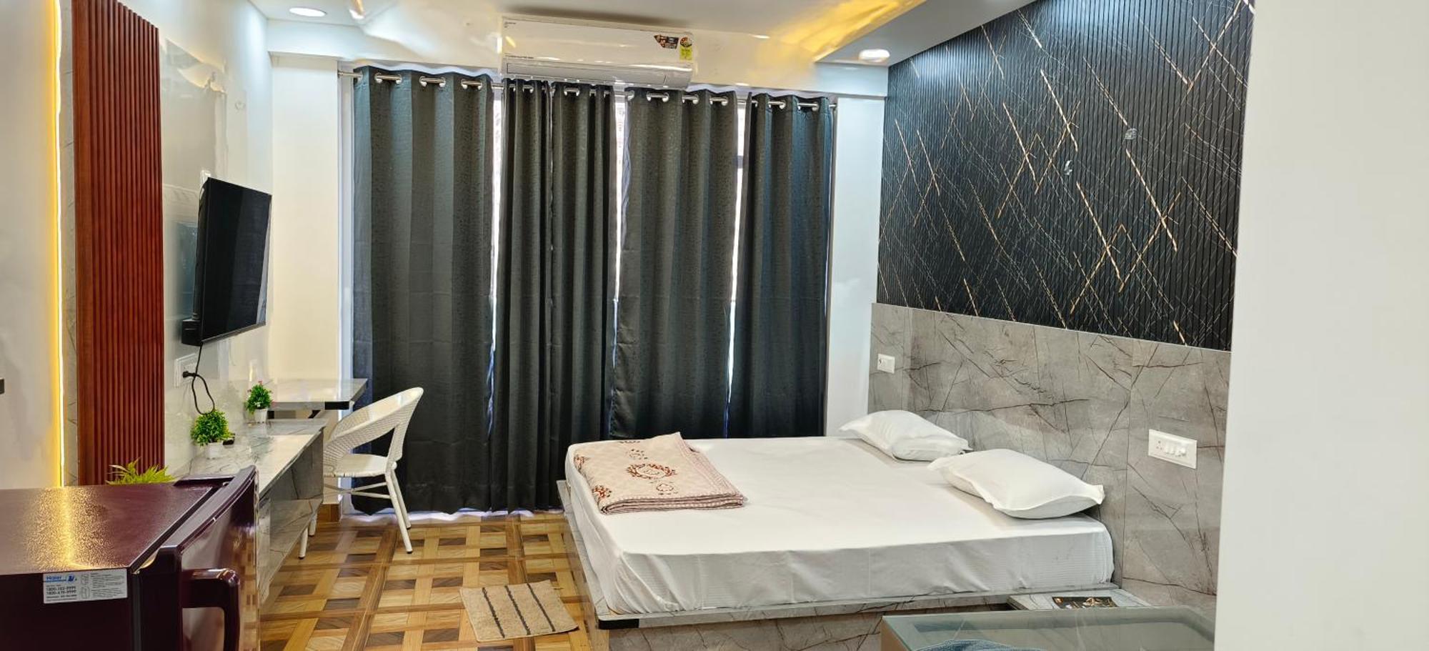 Aarohi Studio Hotels กาเซียบัด ภายนอก รูปภาพ
